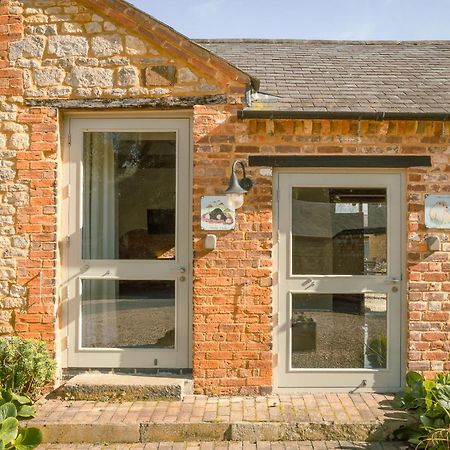 Mole Hole Apartment Towcester Exterior photo